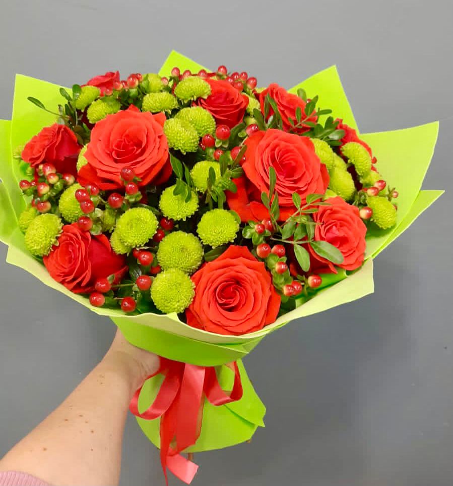 Букет цветов из: Хризантемы и Розы в Красном Воронежской области