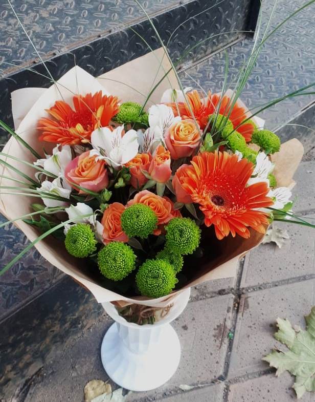 Букет цветов из: Герберы, Хризантемы, Альстромерии и Розы в Красном Воронежской области