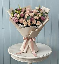 Букет цветов из:  Розы и Лизиантусы в Красном Воронежской области