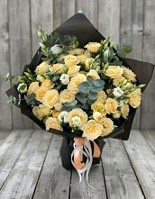 Букет цветов из:  Розы и Лизиантусы в Красном Воронежской области