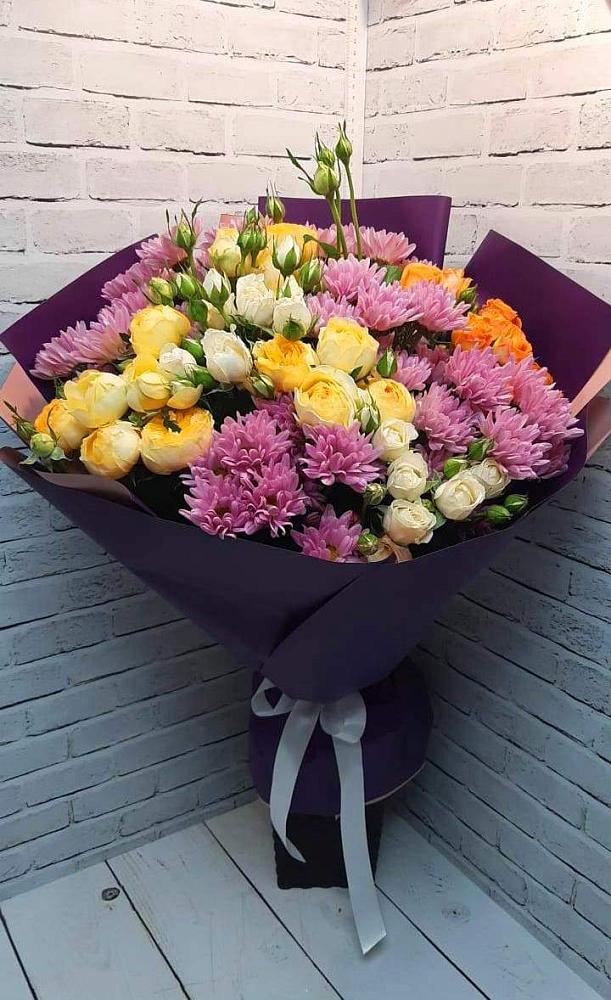 Букет цветов из: Хризантемы и Розы в Красном Воронежской области