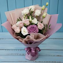 Букет цветов из:  Розы и Лизиантусы в Красном Воронежской области