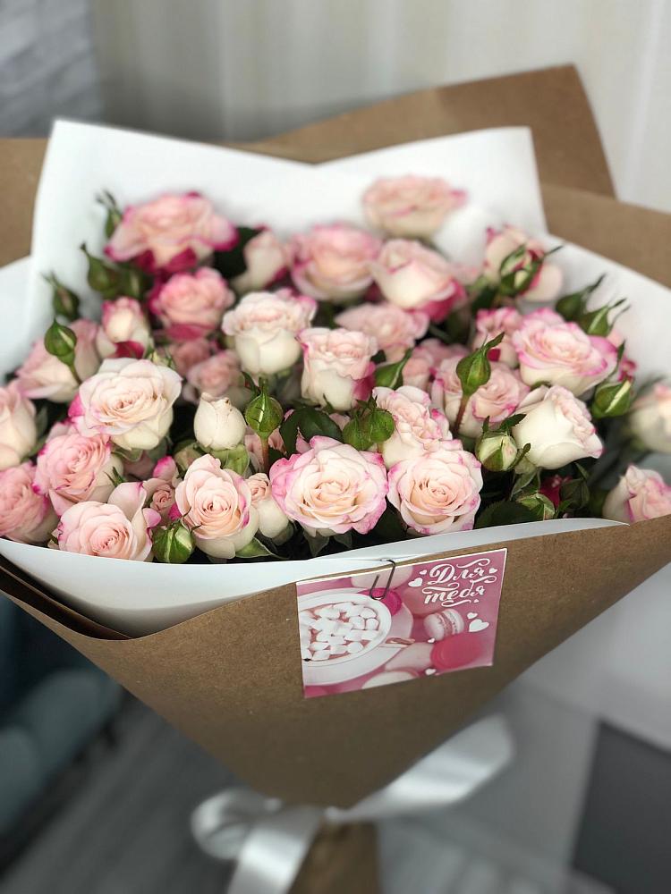 Букет цветов из: Розы в Красном Воронежской области