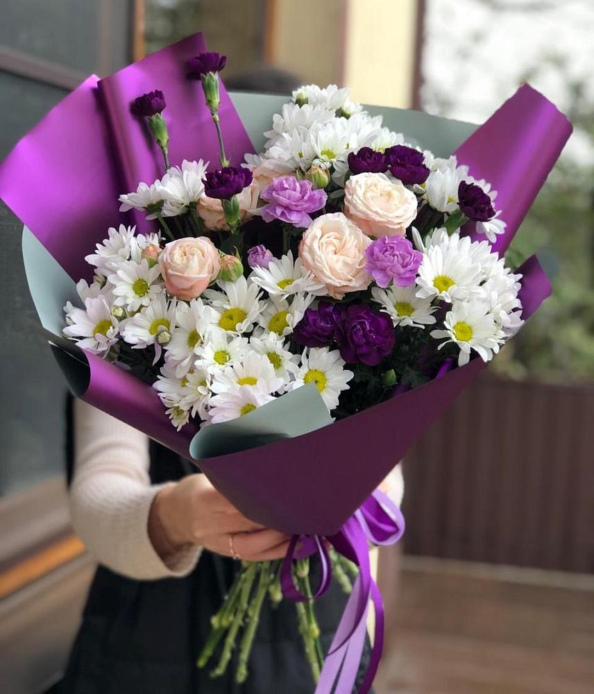 Букет цветов из: Хризантемы, Гвоздики и Розы в Красном Воронежской области