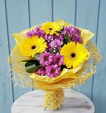 Букет цветов из:  Хризантемы и Герберы в Красном Воронежской области