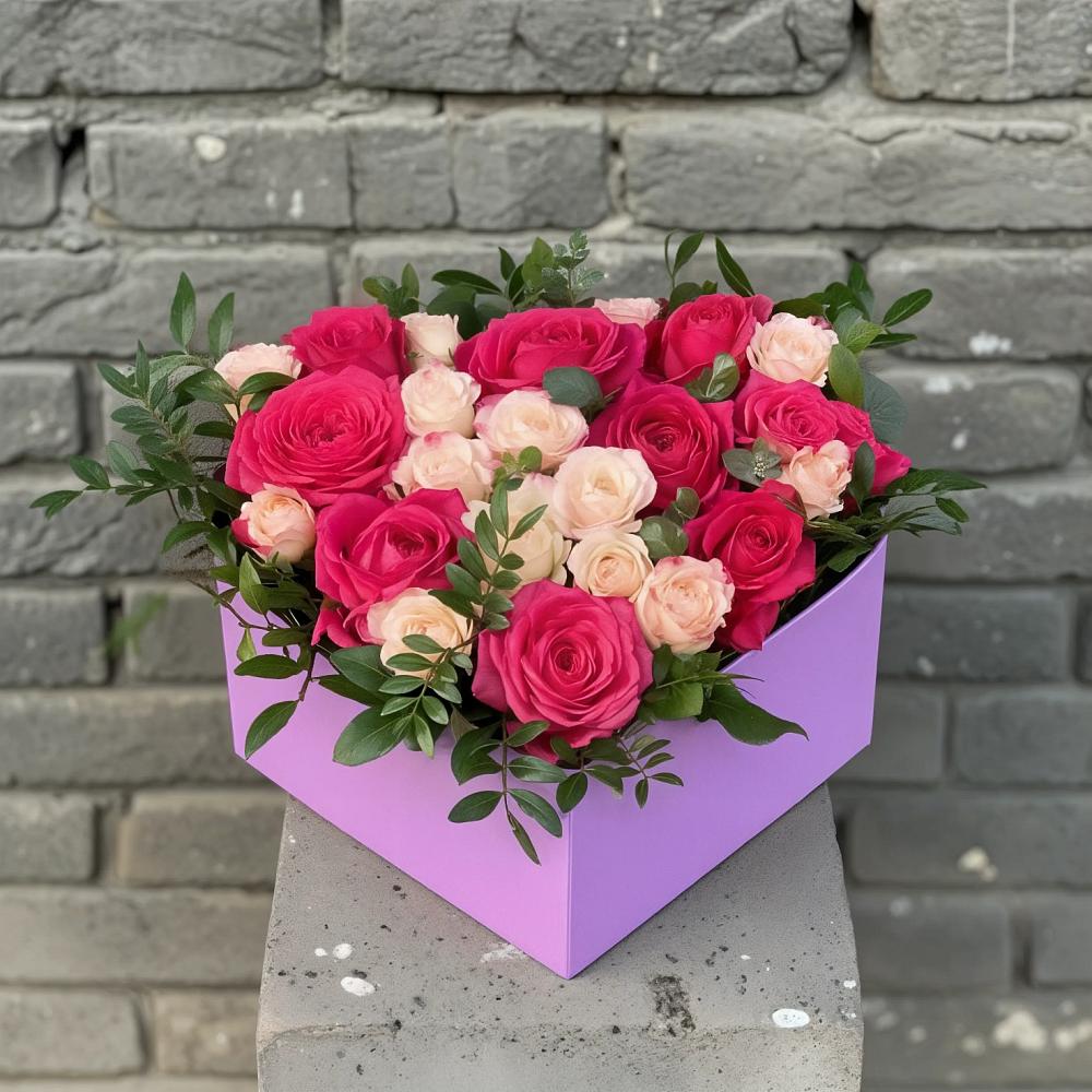 Цветочная композиция из Розы в коробке в Красном Воронежской области