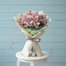 Букет цветов из:  Орхидеи и Розы в Красном Воронежской области