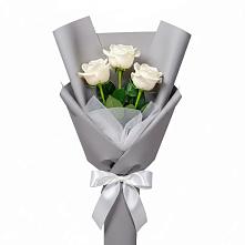 Букет 3 белые розы в Красном Воронежской области