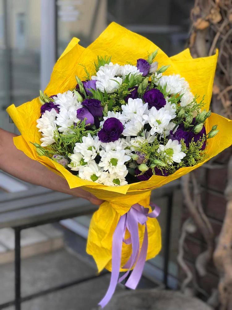 Букет цветов из: Ирисы, Хризантемы и Ромашки в Красном Воронежской области