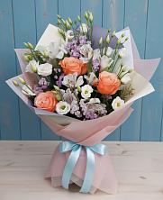 Букет цветов из:  Лизиантусы, Розы, Альстромерии и Гипсофила в Красном Воронежской области