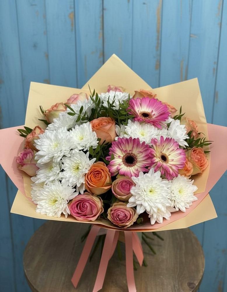 Букет цветов из: Розы, Герберы и Хризантемы в Красном Воронежской области