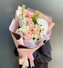 Букет цветов из:  Хризантемы и Розы в Красном Воронежской области