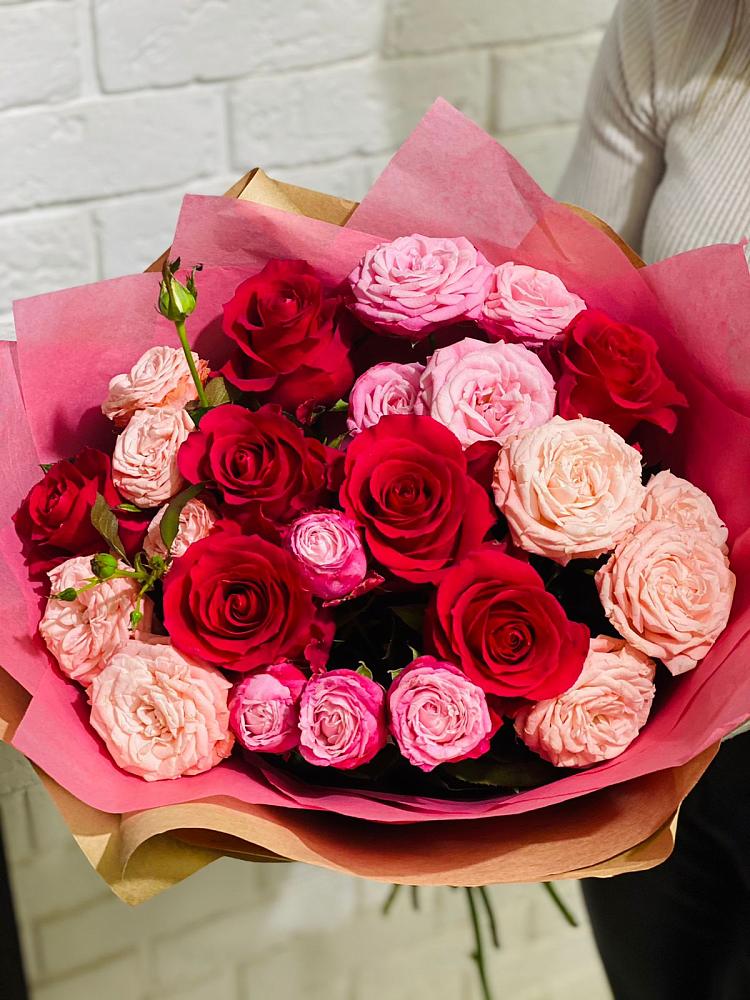 Букет цветов из: Розы в Красном Воронежской области