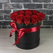 Цветочная композиция из Розы в шляпной коробке #REPLACE_PRED# Красном Воронежской области