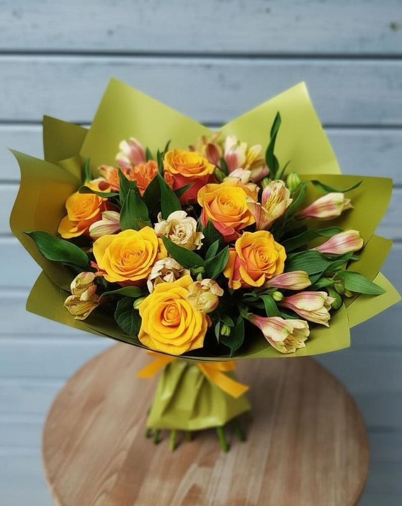 Букет цветов из: Альстромерии и Розы в Красном Воронежской области