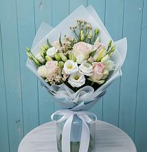 Букет цветов из:  Розы и Лизиантусы в Красном Воронежской области