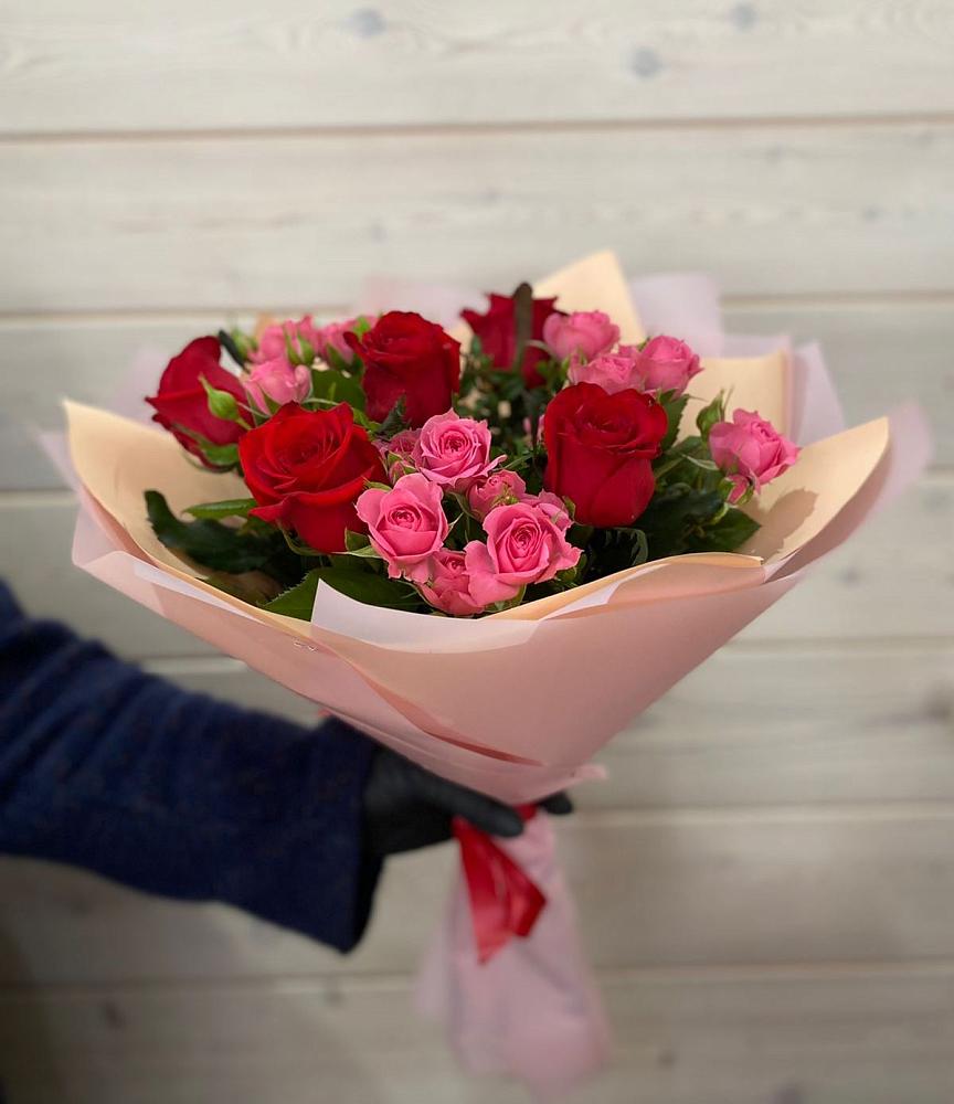 Букет цветов из: Розы в Красном Воронежской области