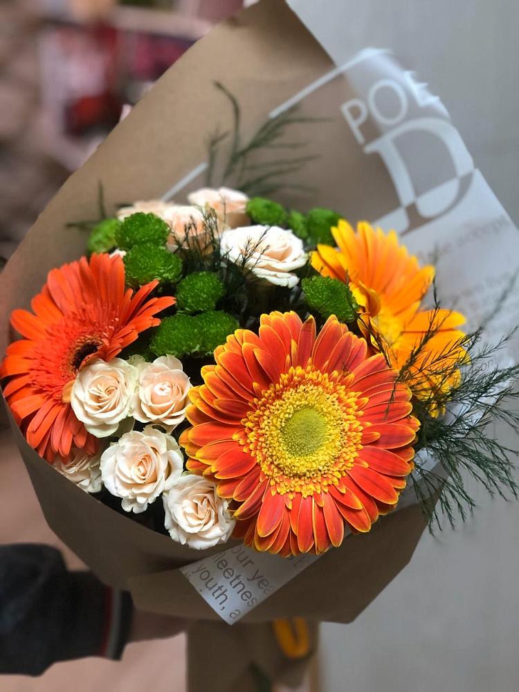 Букет цветов из: Герберы, Хризантемы и Розы в Красном Воронежской области