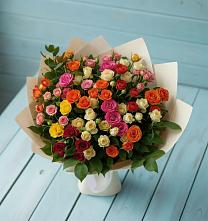 Букет Микс из разноцветных кустовых роз в Красном Воронежской области