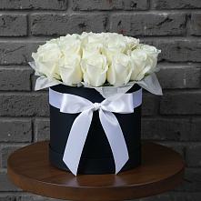 Цветочная композиция из Розы в шляпной коробке в Красном Воронежской области